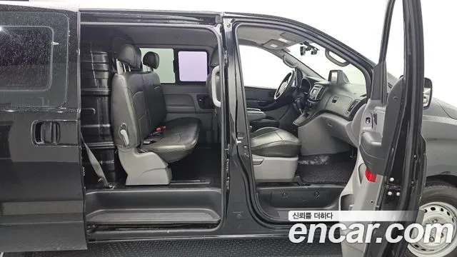 Hyundai Starex 2016 — фото 10