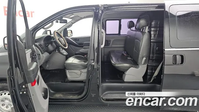 Hyundai Starex 2016 — фото 11