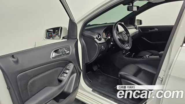 Mercedes-Benz B-Class 2018 — фото 10
