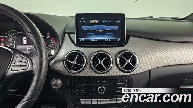 Mercedes-Benz B-Class 2018 — фото 14