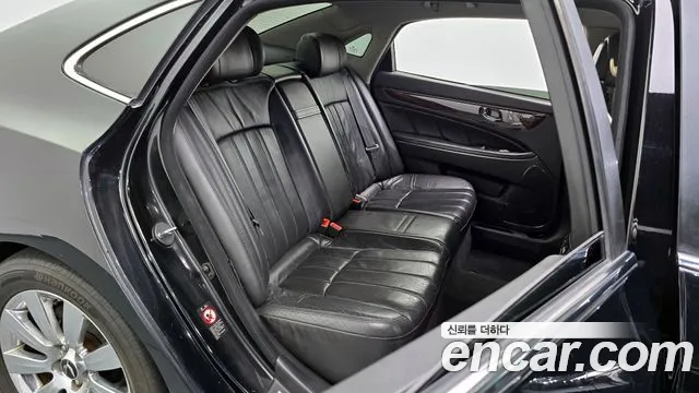 Hyundai Equus 2011 — фото 12