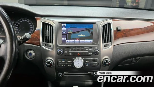 Hyundai Equus 2011 — фото 16