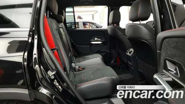 Mercedes-Benz GLB-Class 2023 — фото 12