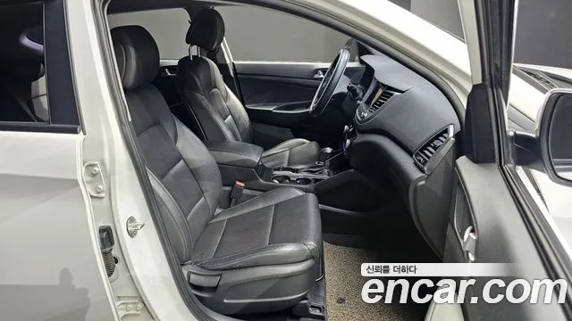 Hyundai Tucson 2017 — фото 11