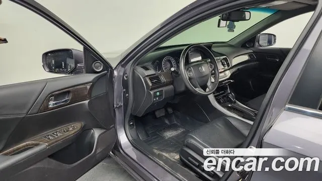 Honda Accord 2015 — фото 10