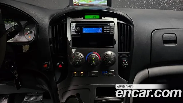 Hyundai Starex 2010 — фото 13