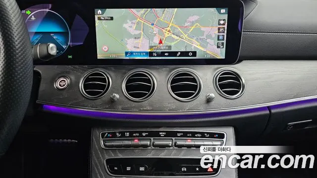 Mercedes-Benz E-Class 2021 — фото 14