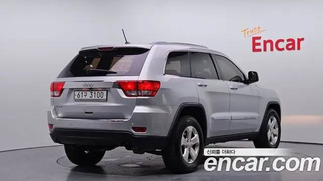 Jeep Cherokee 2011 — фото 2