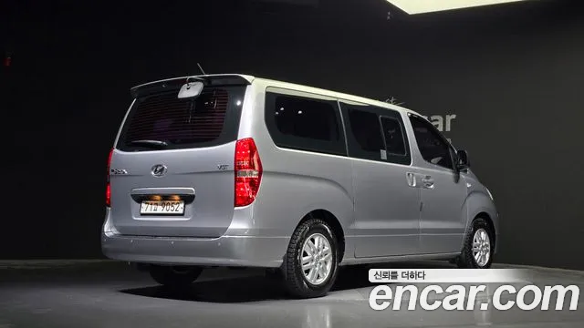 Hyundai Starex 2017 — фото 2