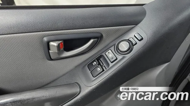 Hyundai Starex 2017 — фото 16