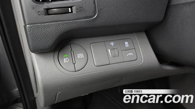 Hyundai Starex 2017 — фото 18