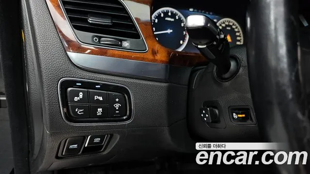 Hyundai Equus 2014 — фото 14