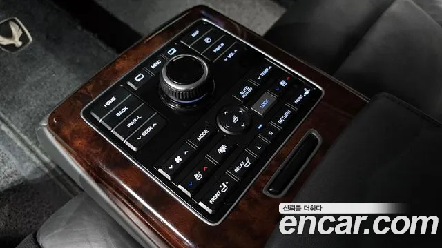 Hyundai Equus 2014 — фото 19