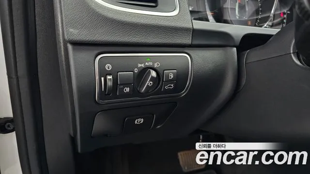 Volvo S60 2017 — фото 14