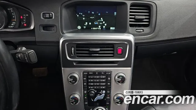 Volvo S60 2017 — фото 16