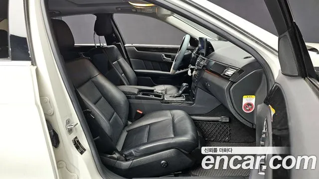 Mercedes-Benz E-Class 2010 — фото 10