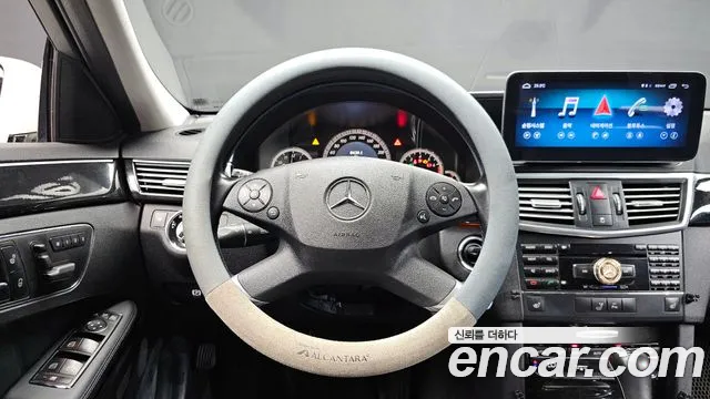 Mercedes-Benz E-Class 2010 — фото 13