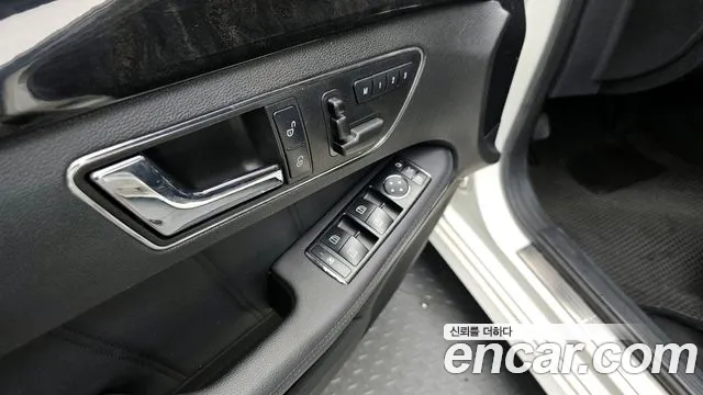 Mercedes-Benz E-Class 2010 — фото 17