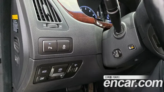 Hyundai Equus 2012 — фото 16