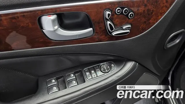Hyundai Equus 2012 — фото 17