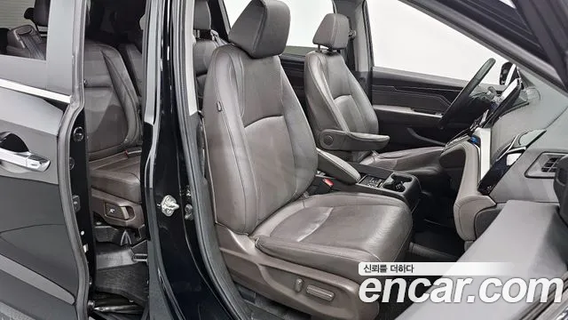Honda Odyssey 2018 — фото 10
