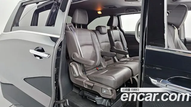 Honda Odyssey 2018 — фото 12
