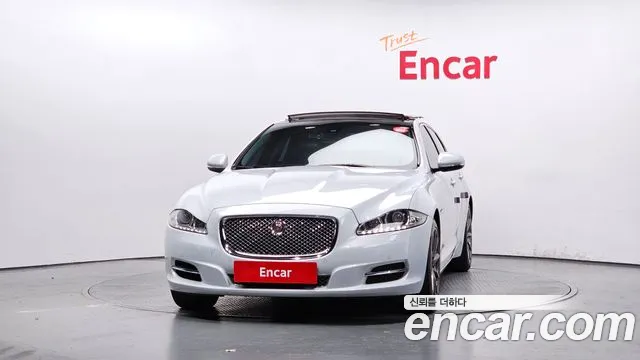 Jaguar XJ 2015 — фото 3