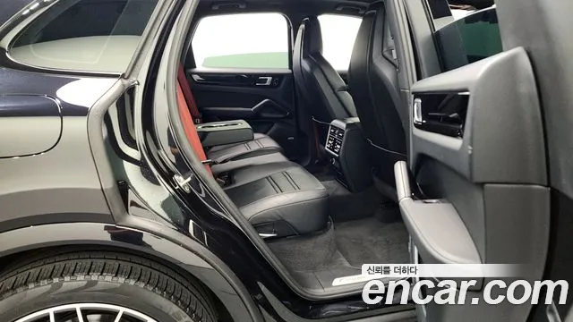 Porsche Cayenne 2019 — фото 12
