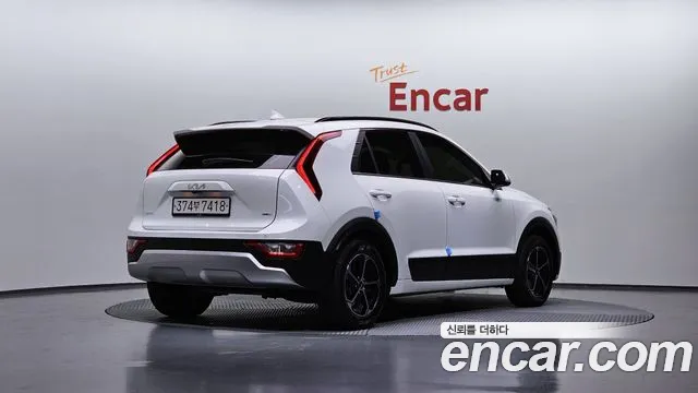 Kia Niro 2022 — фото 2