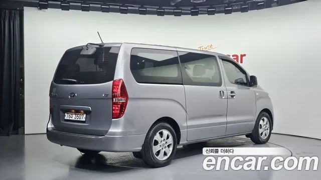 Hyundai Starex 2019 — фото 2