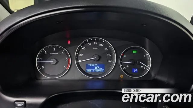 Hyundai Starex 2019 — фото 8