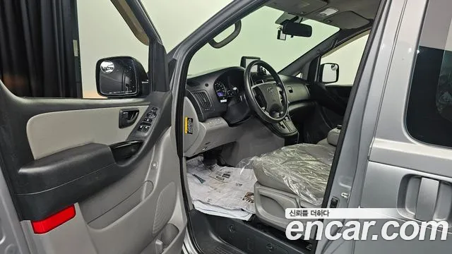 Hyundai Starex 2019 — фото 10