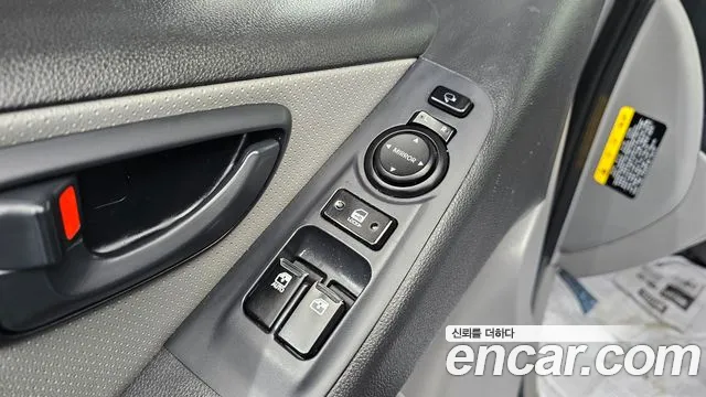 Hyundai Starex 2019 — фото 13
