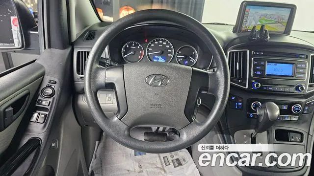 Hyundai Starex 2019 — фото 15