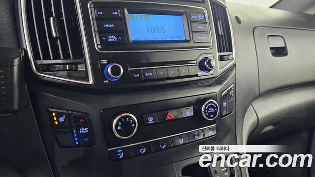 Hyundai Starex 2019 — фото 18