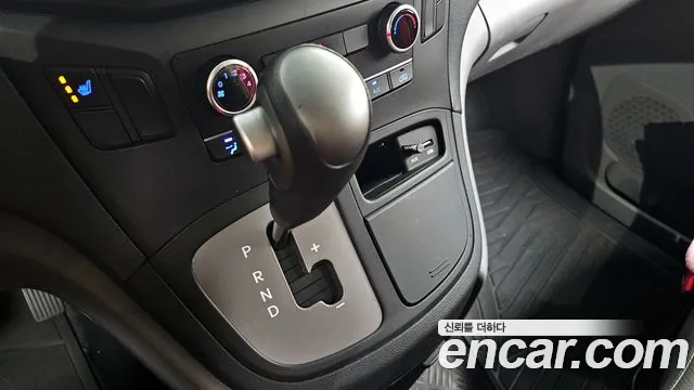 Hyundai Starex 2017 — фото 9