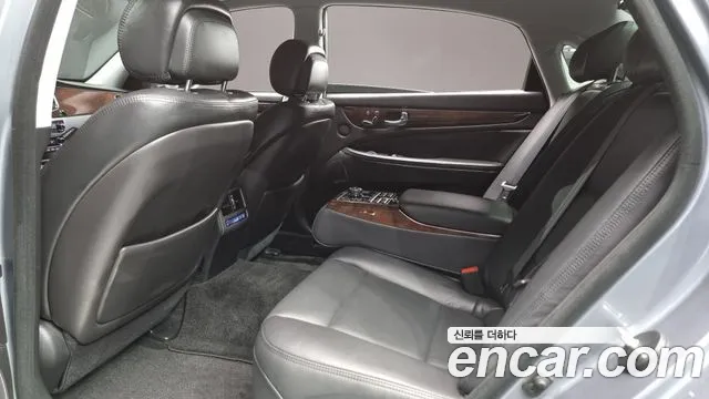 Hyundai Equus 2014 — фото 12