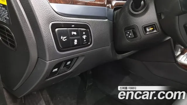 Hyundai Equus 2014 — фото 14