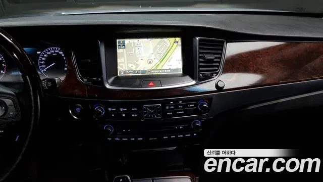 Hyundai Equus 2014 — фото 15