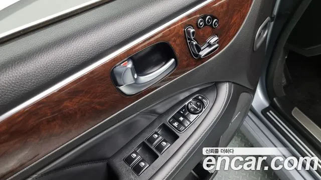 Hyundai Equus 2014 — фото 17