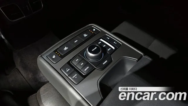 Hyundai Genesis 2016 — фото 19
