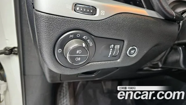 Jeep Cherokee 2018 — фото 17