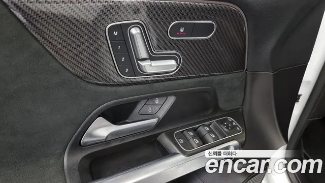 Mercedes-Benz GLB-Class 2021 — фото 18