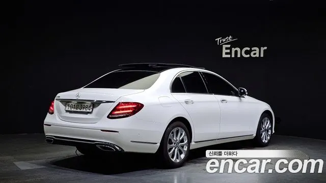 Mercedes-Benz E-Class 2017 — фото 2