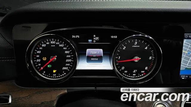 Mercedes-Benz E-Class 2017 — фото 8
