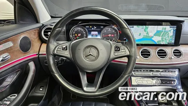 Mercedes-Benz E-Class 2017 — фото 13