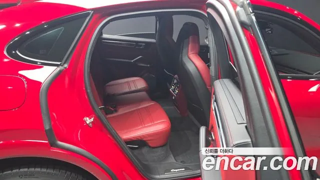 Porsche Cayenne 2021 — фото 12