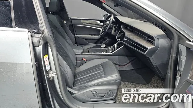Audi A7 2021 — фото 11