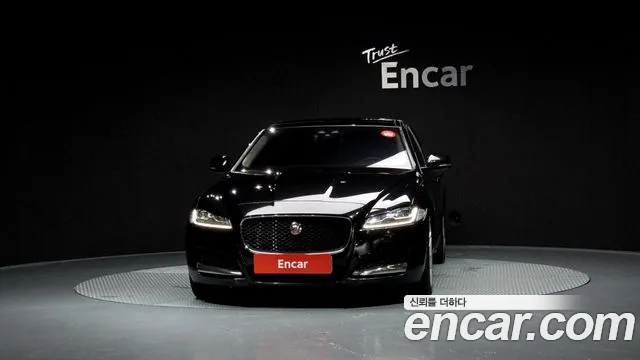 Jaguar XF 2017 — фото 3