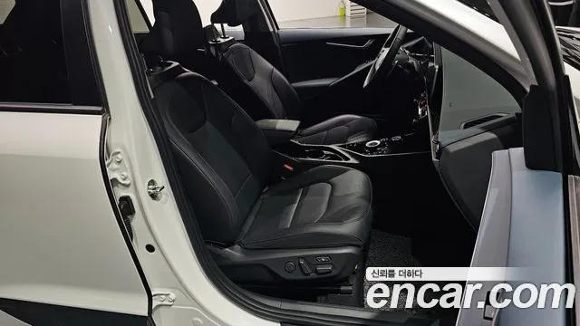 Kia Niro 2022 — фото 10